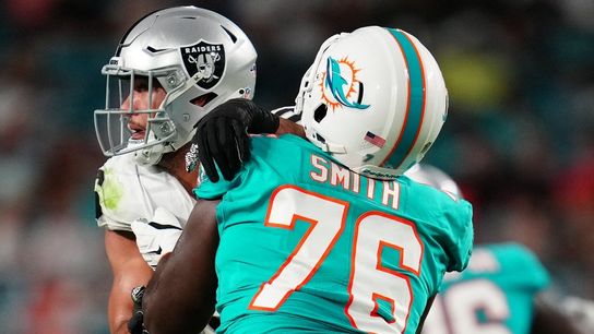 OT Kion Smith inks 1-year deal with 49ers (NFL). Photo by Jim Rassol-Imagn Images