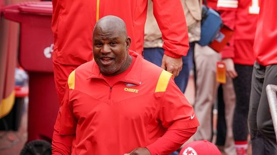 Chiefs OC Eric Bieniemy returns to camp after wife's shooting (NFL)