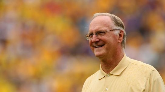 Jerry Stovall, LSU great and Heisman runner-up, dies at 85 (College Football). Photo by John David Mercer-Imagn Images