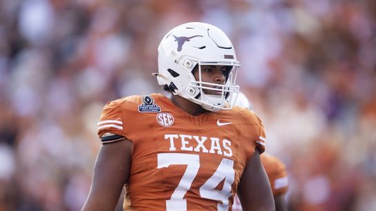 Report: Texas LT Trevor Goosby (knee) out for season (College Football)
