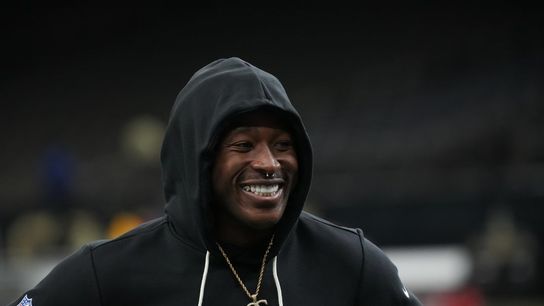 Reports: RB Alvin Kamara staying with Saints on reworked contract (NFL). Photo by Matthew Hinton-Imagn Images