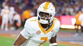 Vols LB Arion Carter suspended 2 games for accepting plane ticket (College Football). Photo by Kim Klement Neitzel-Imagn Images
