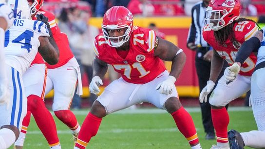 Chiefs LT Josh Simmons (back) is 'getting better' (NFL)