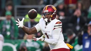 Reports: 49ers bring back WR Deebo Samuel on 1-year, $7 million deal (NFL). Photo by Bill Streicher-Imagn Images