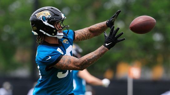 Eagles' Ja’Quinden Jackson has full movement after leaving game by ambulance (NFL)