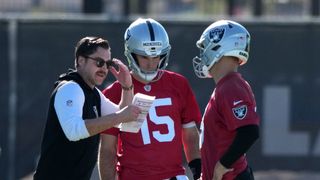 Raiders coach not ready to name starting quarterback (NFL). Photo by Kirby Lee-Imagn Images