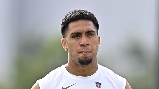 Report: Texans, LB Henry To'oTo'o agree to extension (NFL). Photo by Maria Lysaker-Imagn Images