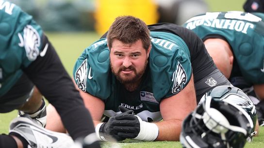 Report: Eagles place LG Landon Dickerson on IR (NFL)