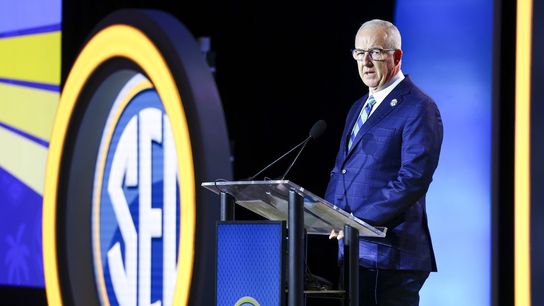 Judge's order prohibits SEC from blocking pro athletes' return (College Football)
