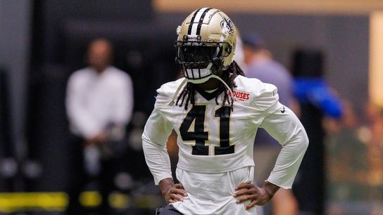 Reports: Saints RB Alvin Kamara sidelined but avoids serious knee injury (NFL)