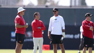 Kyle Shanahan on track to coach 49ers' preseason debut (NFL). Photo by Sergio Estrada-Imagn Images