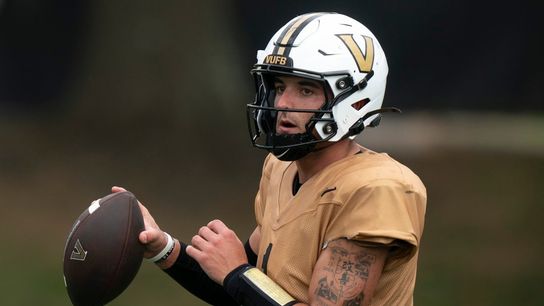 Reports: Vanderbilt names Blaze Berlowitz starting QB (College Football)