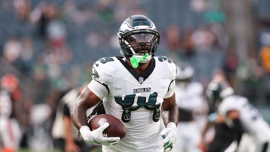 Report: Eagles to elevate RB Dameon Pierce to 53-man roster (NFL)