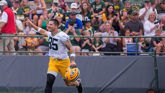 Reports: Packers, TE Tucker Kraft agree to $75M deal (NFL)