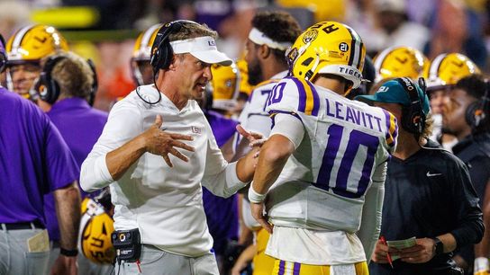 No. 11 LSU rolls up 644 yards in Lane Kiffin's debut, clobbers Clemson (College Football)