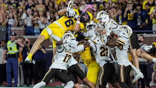 Michigan drops out of AP Top 25, LSU jumps into top 10 (College Football)