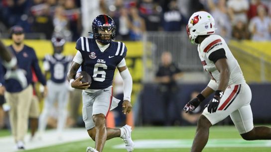 Top 25 roundup: No. 9 Ole Miss scores on final play to edge No. 24 Louisville (College Football)
