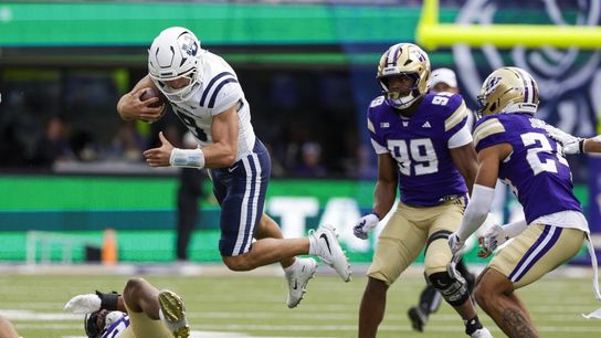 No. 19 Washington holds off Utah State (College Football)