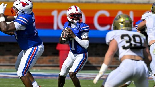 Kevin Jennings throws 5 TDs in first half as No. 17 SMU rolls UC Davis (College Football)