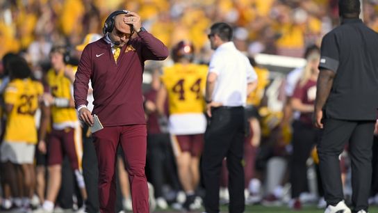 Drake Lindsey helps Minnesota rout Akron (College Football)