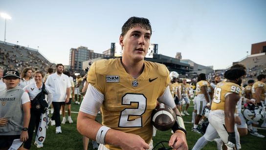 Jared Curtis takes charge as Vanderbilt surges past Delaware (College Football)
