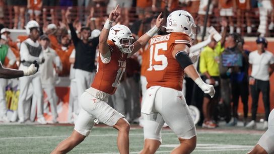 Texas takes No. 1 spot in AP Top 25; Oregon falls to No. 21 (College Football)