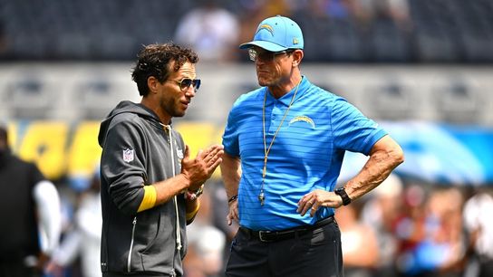 Jim Harbaugh sticking with Mike McDaniel as Chargers’ play-caller (NFL). Photo by William Liang