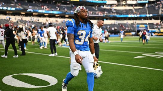 Chargers, Raiders enter early-season clash off surprising results (NFL)