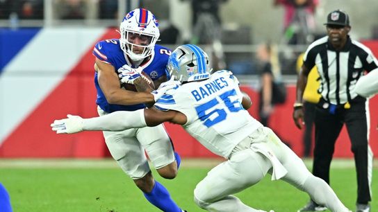 Bills WR DJ Moore exits with shoulder injury (NFL)