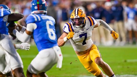 Reports: LSU LB Whit Weeks suffers fracture in leg (College Football)
