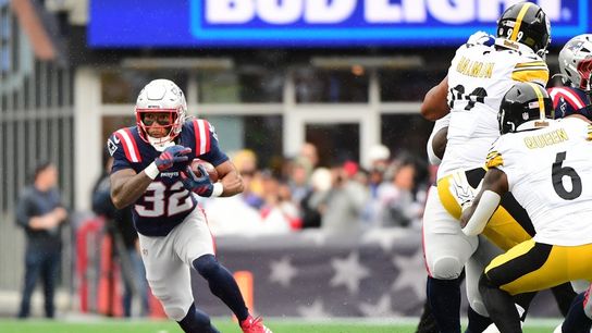 Pats RB TreVeyon Henderson, LT Will Campbell questionable to return vs. Raiders (NFL). Photo by Bob DeChiara