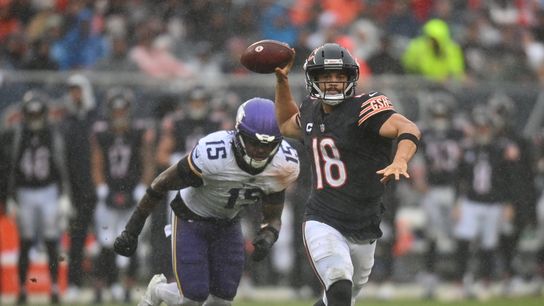 Bears QB Caleb Williams (leg) carted off against Vikings (NFL)
