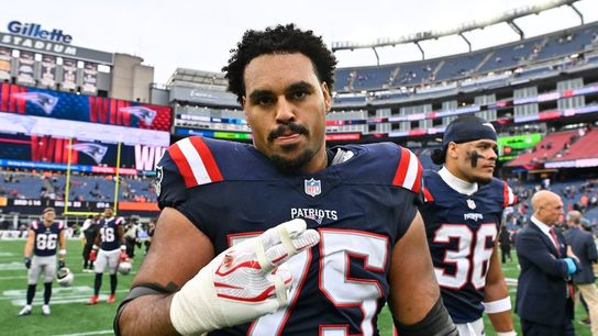 Patriots to be without both starting guards vs. Bears (NFL). Photo by Eric Canha
