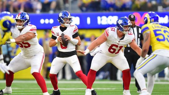 Giants QB Jaxson Dart (knee) questionable to return (NFL). Photo by Gary A. Vasquez