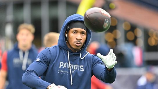 Report: Pats RB TreVeyon Henderson out multiple weeks (NFL). Photo by Eric Canha