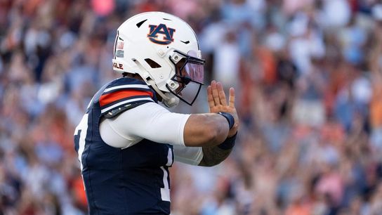 Auburn comes up with key plays to hold off Vanderbilt (College Football)