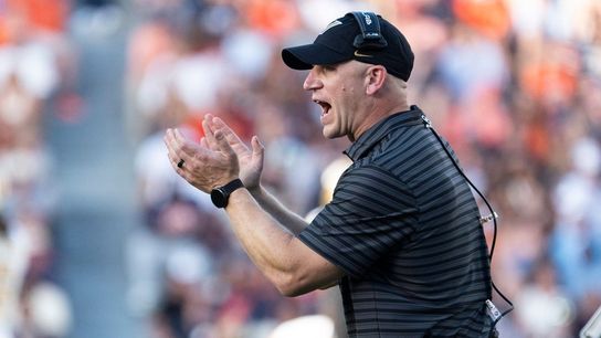 Vanderbilt puts distractions aside to focus on Arkansas (College Football)