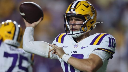 No. 10 LSU rebounds with convincing win over No. 23 Texas A&M (College Football)