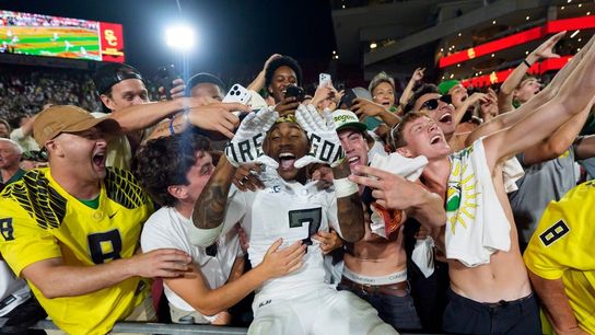 Oregon leading WR Evan Stewart facing DUII charge (College Football)