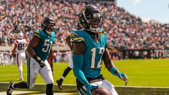 Jaguars cruise to win, Patriots turnover trouble continues (NFL). Photo by Doug Engle/Florida Times-Union / USA TODAY NETWORK via Imagn Images