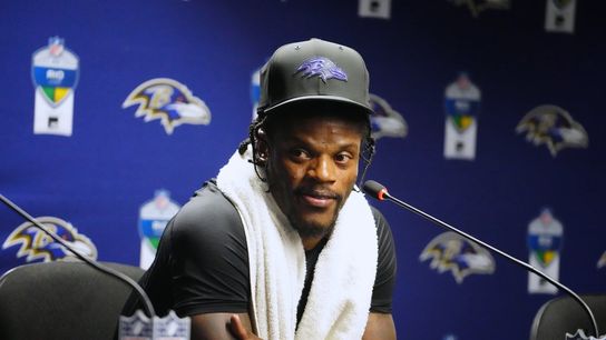 Ravens QB Lamar Jackson 'dealing with something small' (NFL). Photo by Kirby Lee