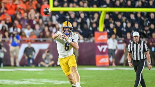 Reports: Pitt QB Mason Heintschel (knee) done for season (College Football)