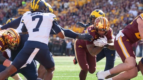 Minnesota rallies late to top Michigan, lift Little Brown Jug (College Football). Photo by Matt Blewett
