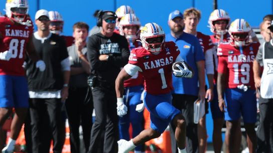 Kansas rushes for 480 yards in rout of Middle Tennessee (College Football)