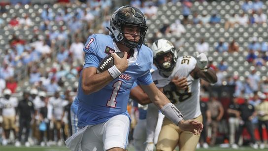 Down 17, No. 20 Houston storms back to avoid upset by UCF (College Football). Photo by Troy Taormina