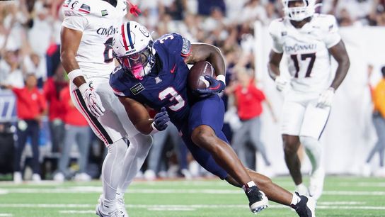 Arizona excels on offense, stifles Cincinnati's strong rushing attack (College Football)