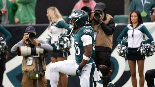 Eagles RB Saquon Barkley (hamstring) injured vs. Rams (NFL)