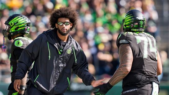 Oregon QB Dante Moore (concussion) to miss third straight game (College Football). Photo by Ben Lonergan