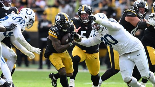 Jaylen Warren's big plays spark Steelers past Colts (NFL). Photo by Barry Reeger