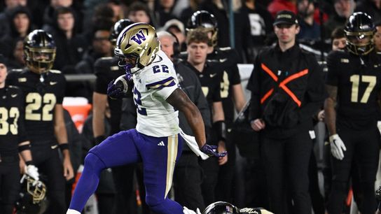 Reserve QB throws for 3 TDs as Washington downs Purdue, ends skid (College Football)